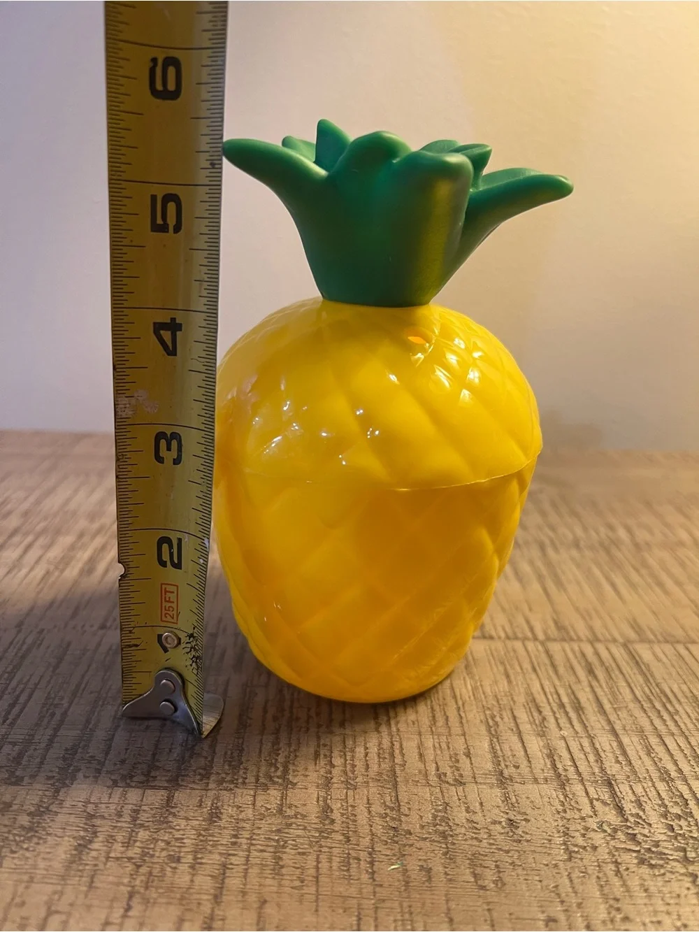 2 Piece Plastic Pineapple Cups, set of 4